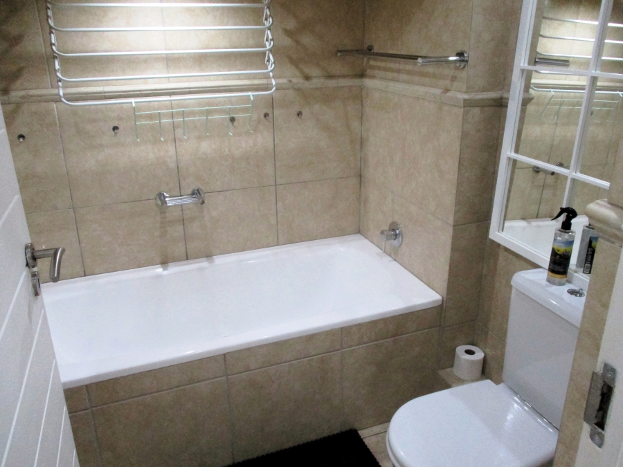 To Let 2 Bedroom Property for Rent in Strand North Western Cape